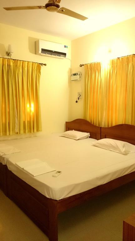 Saikunj Holiday Homes Candolim Room photo